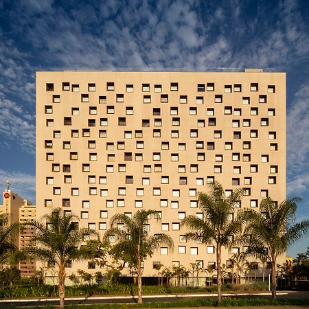 B Hotel Brasília Buitenkant foto The 1960s-built 12-storey, 200-bed, 100-room nursing home at the Royal Perth Hospital, Perth, Western Australia.